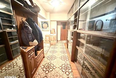 Apartament cu 4 camere decomandat în 9 Mai - 2