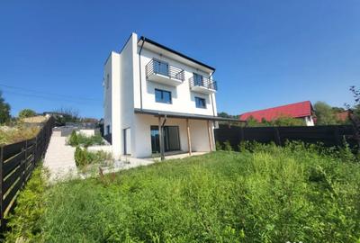 Casă cu 4 camere cu Teren 300 Mp în Hlincea - 13