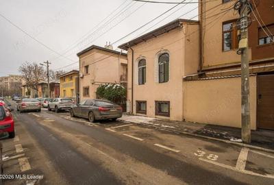 Casă cu 4 camere cu Teren 251 Mp în Parcul Carol - 11