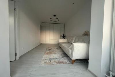 Garsonieră  situată în zona Farmec/The Office. - 5