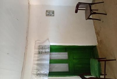 Casă cu 4 camere în Central - 1