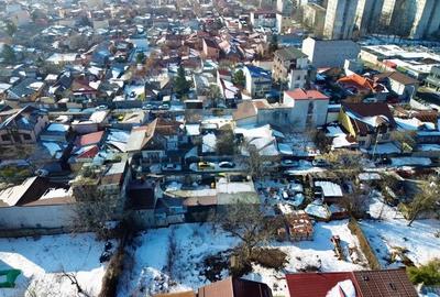 Teren de 1000 mp, în Rahova