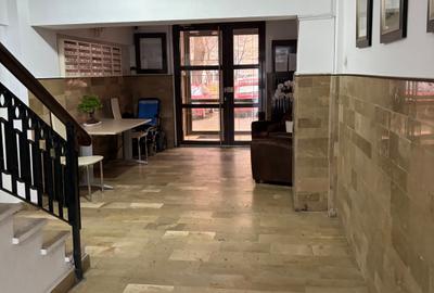 Bd. Unirii colt cu Traian - apartament 4 camere foarte spatios - 1