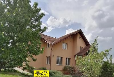 Casă cu 4 camere cu Teren 1000 Mp în Central - 11