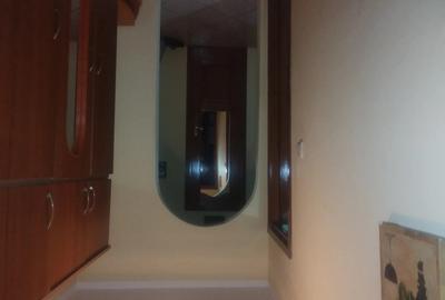 Apartament de inchiriat .ofer spre inchiriere ap 2 camere decomandate et2 zonaNarcisa mobilat si ut - 3