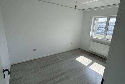 Apartament cu 3 camere semidecomandat în Fundeni - 1