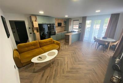 Apartament cu 3 camere decomandat în Libertății