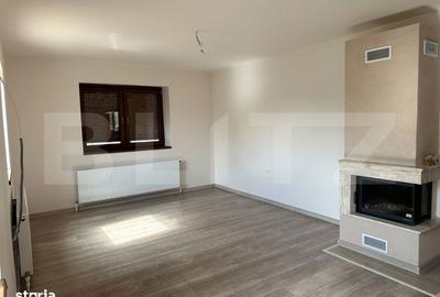 Casă cu 7 camere cu Teren 3200 Mp în Băcia - 1