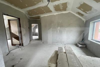 Casă cu 4 camere cu Teren 716 Mp în Botiz - 8
