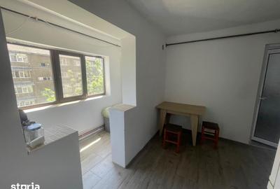 Garsonieră decomandată în Craiovița Nouă - 6
