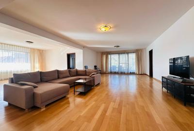 Apartament cu 5 camere decomandat, mobilat în Kiseleff