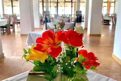 Spațiu comercial, de 1,200 mp, în Nord - 9