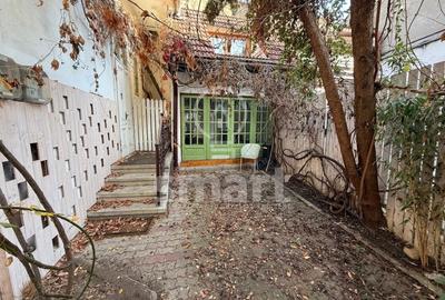 Casa in centrul istoric cu spatiu comercial si parcare proprie Zona 0 - 2