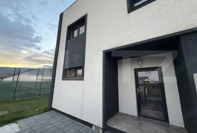 Casă cu 3 camere cu Teren 250 Mp în Central - 1