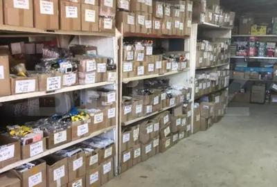 Spațiu comercial, de 1,200 mp, în Central - 8