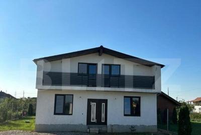 Casă cu 5 camere cu Teren 1000 Mp în Central