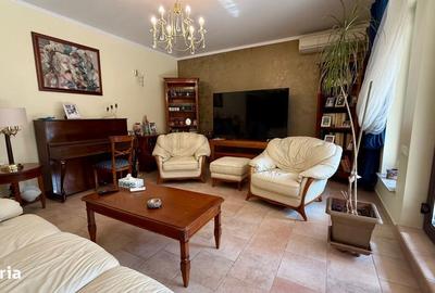 Casă cu 6 camere cu Teren 500 Mp în Central
