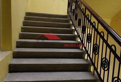 Casă cu 8 camere cu Teren 400 Mp în Central - 3