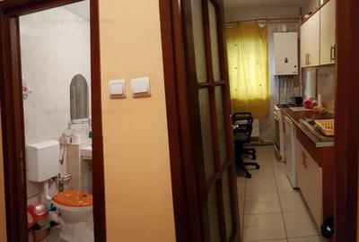 Garsoniera mobilata, cu CT, la parter, pe Republicii - Rodica - 3