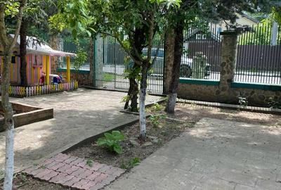 Casă individuală cu 8 camere cu Teren 454 Mp în Snagov - 2