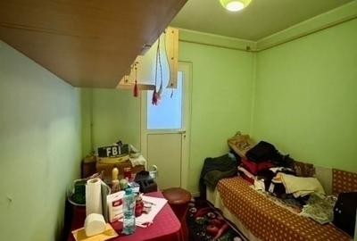 Garsonieră decomandată în Baza 3 - 9