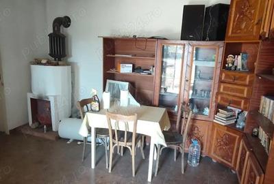 Casă cu 4 camere în Vulturu - 8