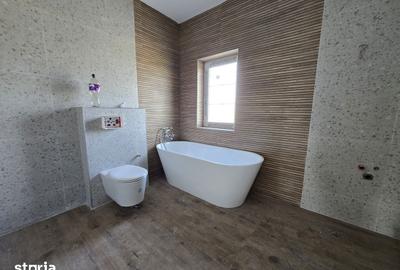 Casă cu 5 camere cu Teren 300 Mp în Moșnița Nouă