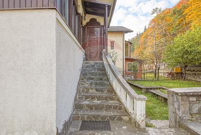 Vilă cu farmec istoric în Bușteni, pensiune sau locuință de vacanță! - 34