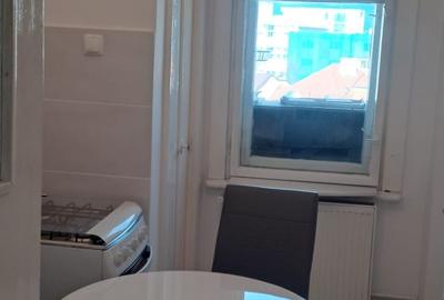 Apartament cu 3 camere decomandat în Central - 2