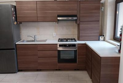 Vanzare proprietate cu doua case si intrari separate curte Giulesti - 8