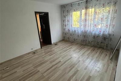 Etaj 1, fara risc, 3 camere zona Mircea cel Batran - 1