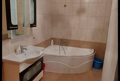 Inchiriez apartament central 380 eur luna sau 200 lei zi - 2