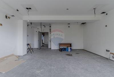 Cladire de 902 mp utili de vanzare, zona Grivitei - DN 13, COMISION 0 - 45