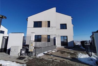 Duplex cu 5 camere cu Canalizare în Moșnița Nouă - 1