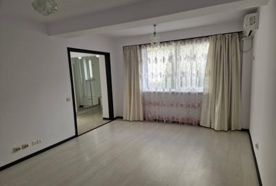 Apartament cu 3 camere decomandat în Titan - 4