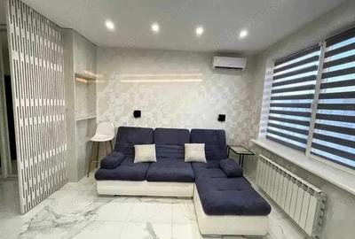 Garsonieră decomandată în 1 Mai