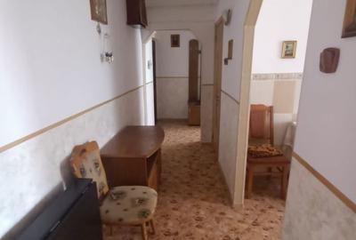 Apartament cu 3 camere semidecomandat în Pod - 5
