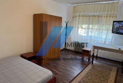 Garsonieră semidecomandată, mobilată în 1 Mai - 1