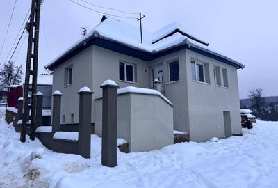 Casa de Vanzare , 2400 mp teren, Salicea - 1