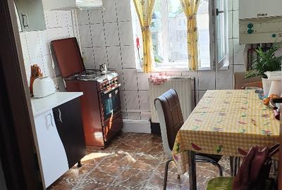Ap. 3 camere , posibilitate in rate timp de 1 an ( acte notariat), Piata 1 Mai - 3