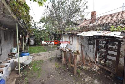 Casă cu 4 camere cu Teren 2066 Mp în Central - 9
