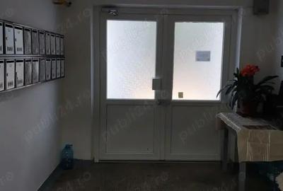 Apartament cu 3 camere decomandat în Central - 2