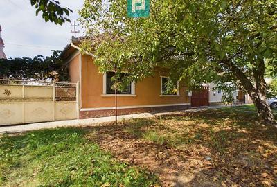 Casă cu 4 camere cu Teren 1184 Mp în Central - 1
