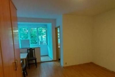 Garsoniera la 12 min de Metrou Aparatorii Patriei 31mp - 2