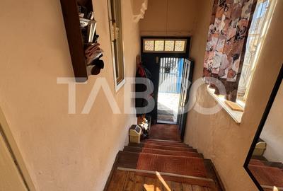 Casa de vanzare cu curte spatioasa loc relaxare si gradina Cornatel - 9