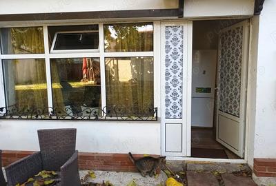 Inchiriez apartament cu 2 camere la casa
