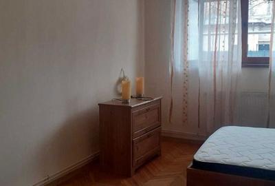 Casă cu 3 camere semidecomandat cu Canalizare în Central - 4