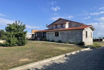 Vila P+M, teren 2200 mp, an 2021, D=25 m, Brancoveni - 2