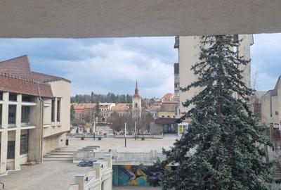 Apartament cu 3 camere în Ultracentral