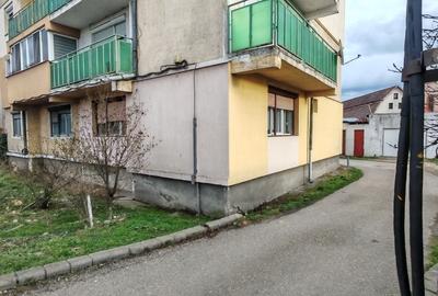 Apartament cu 3 camere decomandat în Central - 1